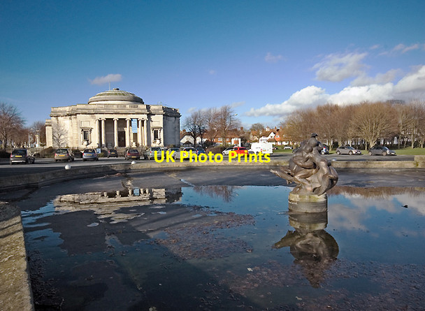Photo 6"x4" Gallery and fountain, Port Sunlight Bebington c2014