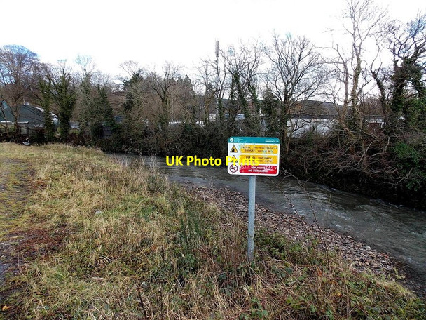 Photo 6"x4" Riverbank danger notice, Aberdare Aberdare\/Aberdar c2014