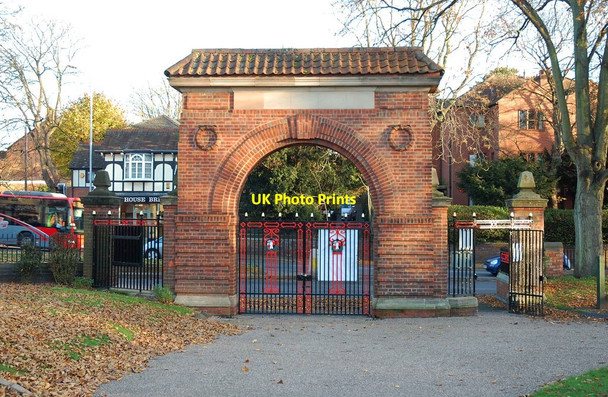 Photo 6"x4" Gheluvelt Park - main gate, Barbourne Road, Worcester Worcester c2013