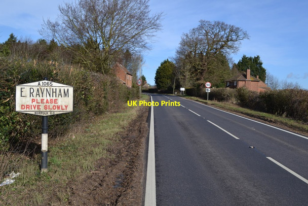Photo 6"x4" Old Pre-Worboys Sign East Raynham c2014