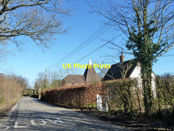 Photo 6"x4" Colliers Green Road by Broomfield Oast Flishinghurst c2014
