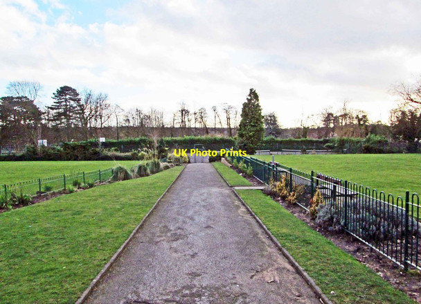 Photo 6"x4" Footpath to tennis courts, Mary Stevens Park, Stourbridge Stourbridge c2014