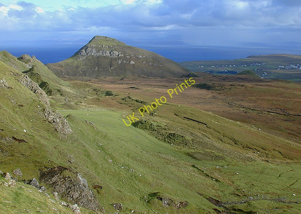 Photo 6"x4" Hillside south of the Quiraing Balmeanach\/NG4668 c2002