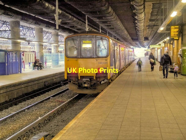 Photo 6"x4" Manchester Victoria Station, Platform 6 Manchester c2014