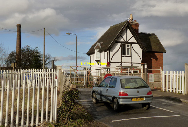 Photo 6"x4" Hilton Lane Crossing closed . . . Egginton c2014