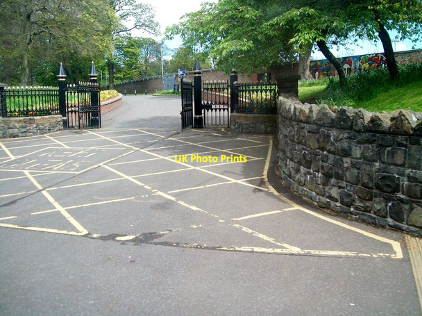 Photo 6"x4" Entrance to Ormeau Park from Ormeau Road Belfast c2012