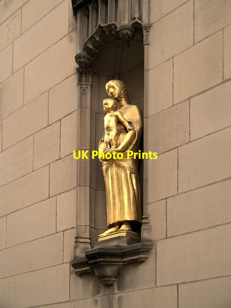 Photo 6"x4" The Lancashire Madonna at Manchester Cathedral Manchester c2014
