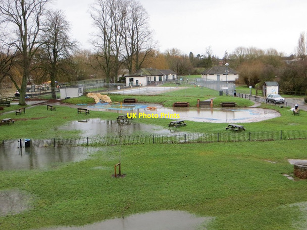 Photo 6"x4" Car by the paddling pool Wallingford c2013