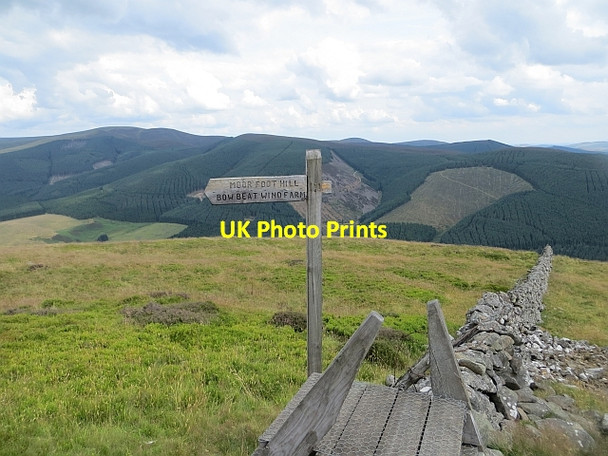 Photo 6"x4" Stile and signpost, Lee Pen Innerleithen c2013