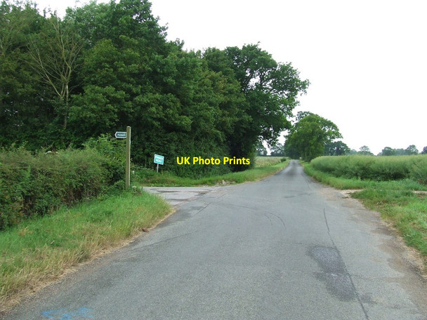 Photo 6"x4" Country Road And Entrance Metfield c2014