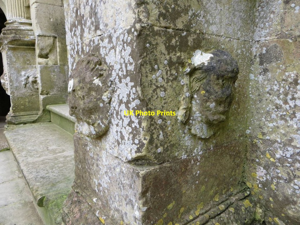 Photo 6"x4" Carvings on the Base Wardour c2014