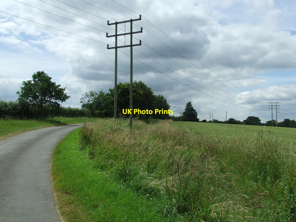 Photo 6"x4" Power Lines North Green\/TM3162 c2014