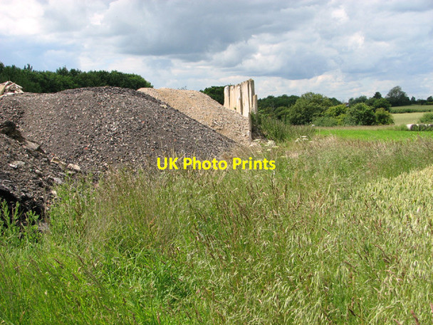 Photo 6"x4" Runway remains Broadway\/TM3978 c2014