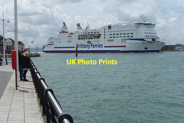 Photo 6"x4" Brittany Ferry entering Portsmouth Harbour Newtown\/SZ6199 c2014