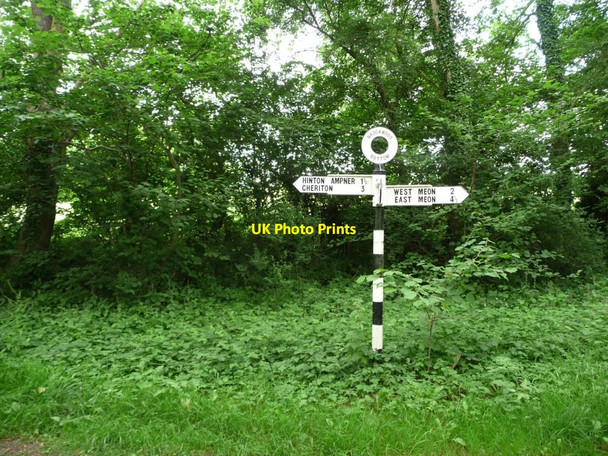 Photo 6"x4" Brockwood Bottom signpost West Meon Woodlands c2014