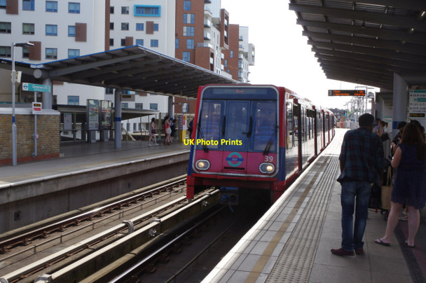 Photo 6"x4" Greenwich DLR Station Deptford\/TQ3677 c2014