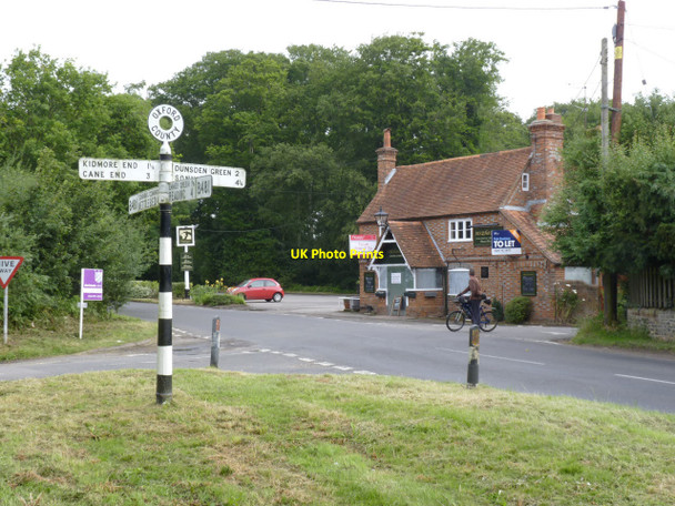 Photo 6"x4" Fingerpost at The Bird in Hand Chalkhouse Green c2014