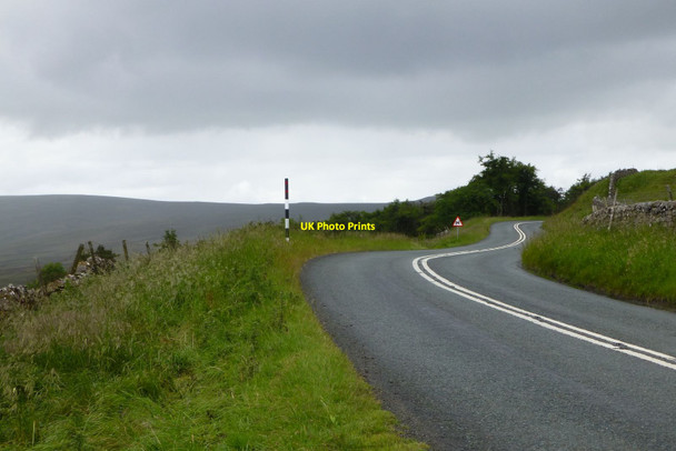 Photo 6"x4" The A686 climbs towards Hartside Cross Leadgate\/NY7043 c2014