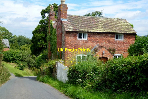 Photo 6"x4" Cottage by Raycomb Lane Coddington\/SO7142 c2014