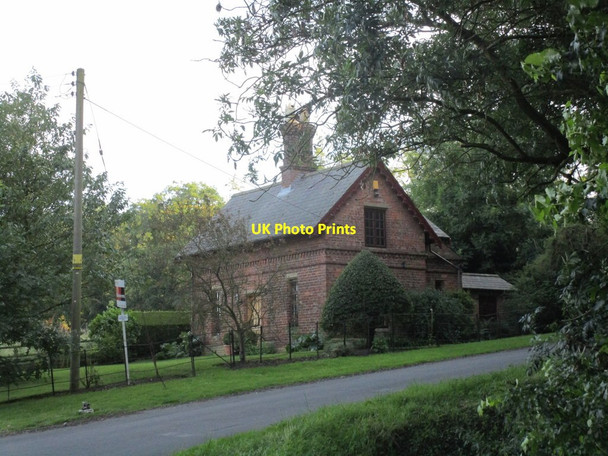 Photo 6"x4" Cottage near Hawerby Hall Farm Ashby cum Fenby c2014