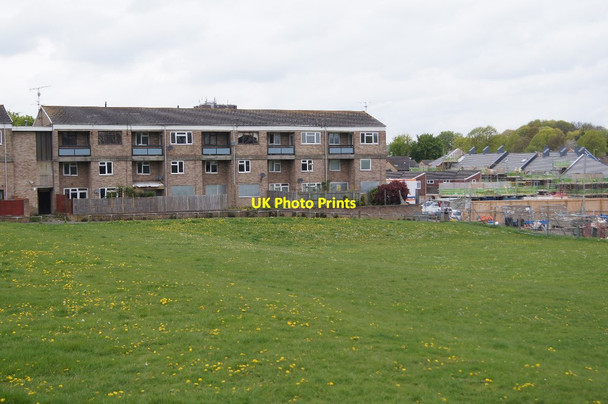 Photo 6"x4" Old to the left, new to the right Basingstoke c2014