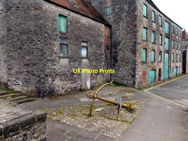 Photo 6"x4" Quay Street anchor, Haverfordwest Haverfordwest\/Hwlffordd c2014