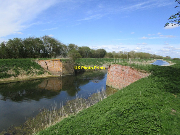 Photo 6"x4" Why Bridge Farm was so named Reed Point\/TF2051 c2015