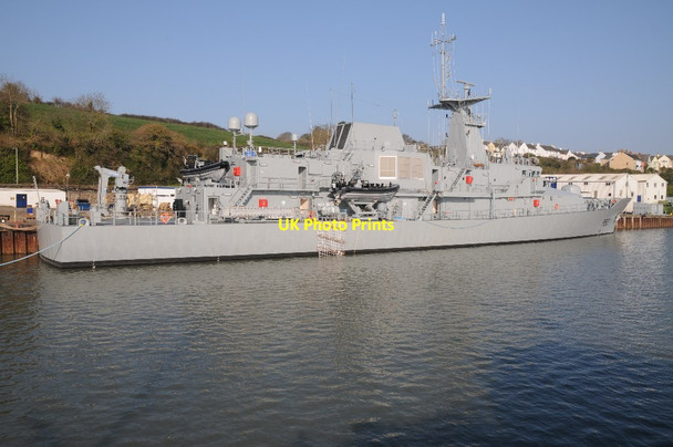 Photo 6"x4" Warship moored on the Torridge Northam\/SS4429 c2015