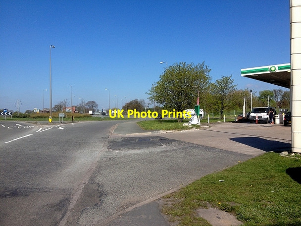 Photo 6"x4" Parkgate Road, Outside BP Service Station Saughall c2015