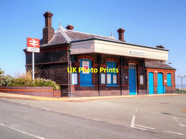 Photo 6"x4" Abergele and Pensarn Railway Station Booking Hall Abergele c2015