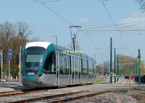 Photo 6"x4" Tram crossing the Hockey Club entrance road Beeston\/SK5236 c2015