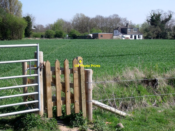 Photo 6"x4" Gate on the path to The Old Forge Barrow upon Trent c2015