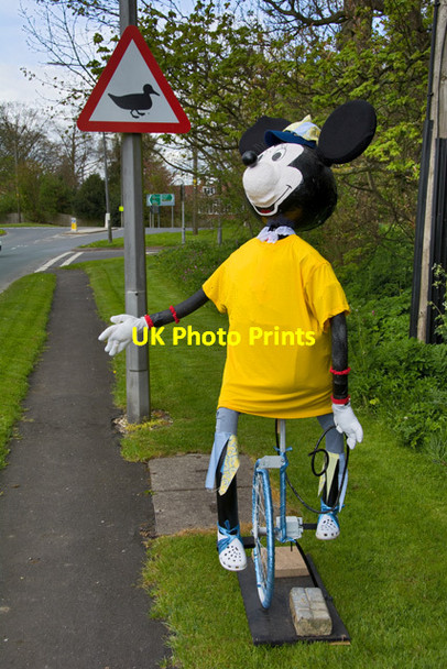 Photo 6"x4" Minnie-cycle, Wetwang, E Yorks Wetwang c2015