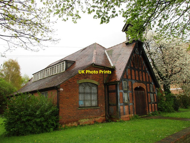 Photo 6"x4" The first St. Alban's church Cottingham\/TA0432 c2015