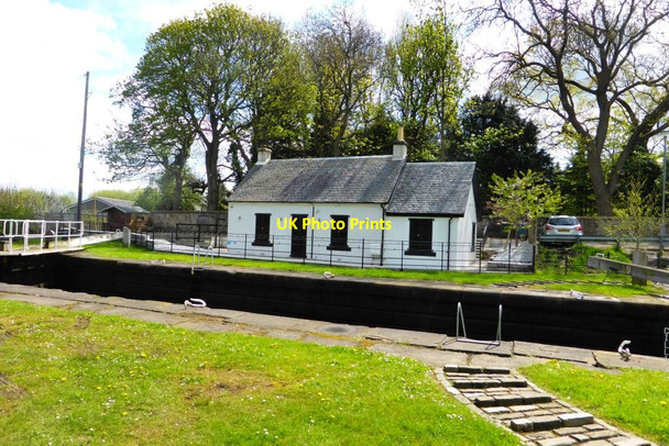 Photo 6"x4" Forth and Clyde Canal, lock keeper's house Falkirk c2015