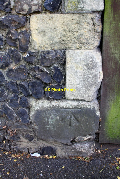 Photo 6"x4" Benchmark on wall of Christchurch Road Reading c2014