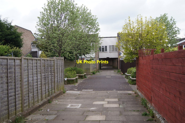 Photo 6"x4" Between Westray Close & Silvester Close Basingstoke c2014