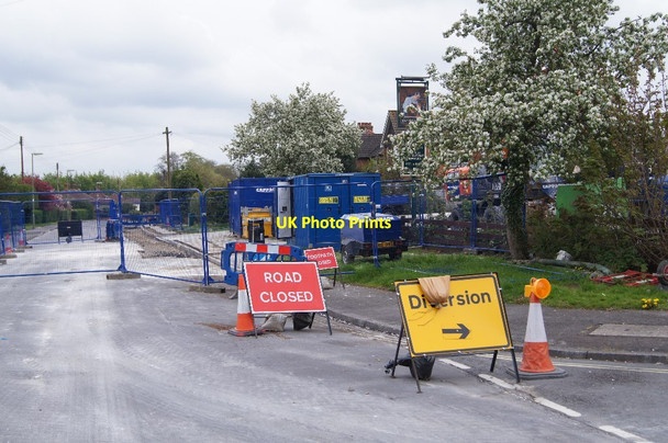 Photo 6"x4" Diversion by The Hammer & Tongs (pub) Basingstoke c2014