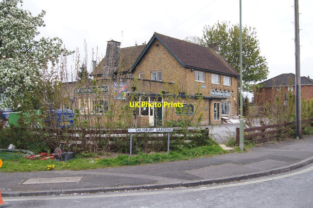 Photo 6"x4" Hammer & Tongs (still closed) Basingstoke c2014