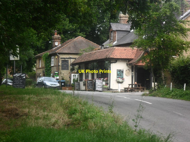 Photo 6"x4" The Diamond, Public House on Holland Road Holland\/TQ4050 c2014
