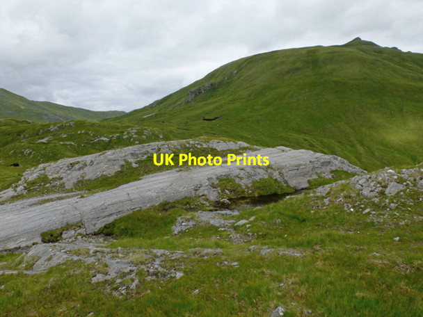 Photo 6"x4" Glaciated outcrop on Bealach a' Ch\u00c3\u00b2inich Bealach a' Ch\u00f2inich c2014