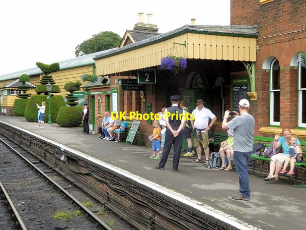 Photo 6"x4" Mid-Hants Railway, Ropley Station Platform 2 Ropley Dean c2014
