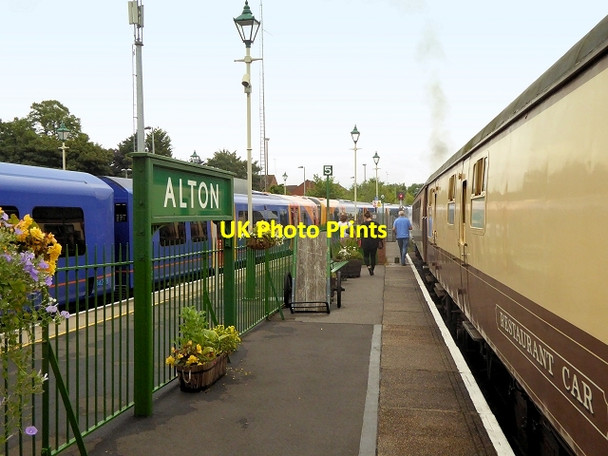 Photo 6"x4" Alton Railway Station Alton\/SU7139 c2014
