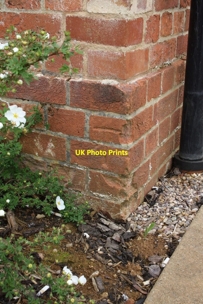 Photo 6"x4" Benchmark on Stanbridge House, Ruskin Road Banbury\/SP4540 c2014