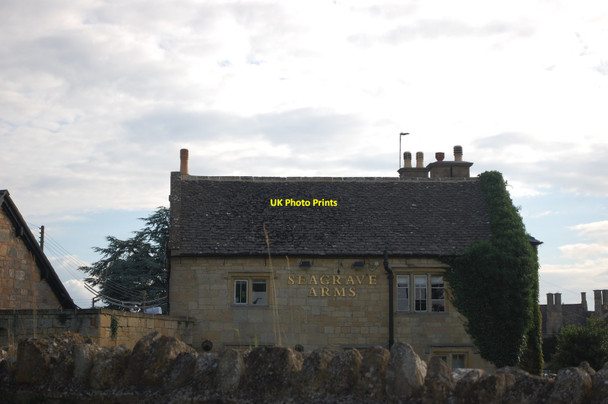 Photo 6"x4" View over the wall to The Seagrave Arms Weston-sub-Edge c2014
