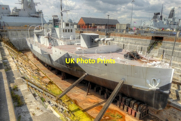 Photo 6"x4" Portsmouth Historic Naval Dockyard, HMS M33 in Dazzle Camouflage Portsea c2014