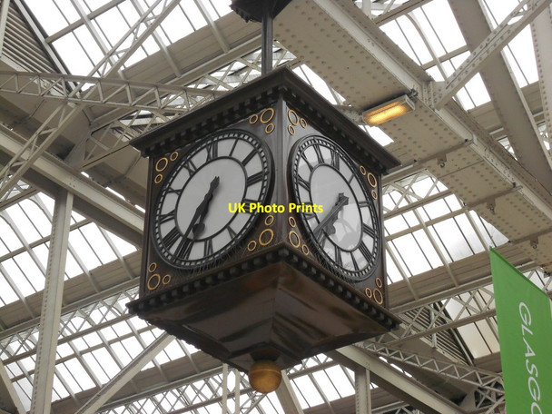 Photo 6"x4" Clock in Glasgow Central station Glasgow c2014