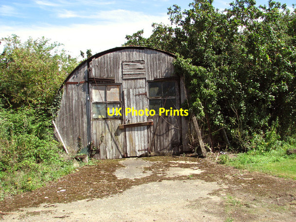 Photo 6"x4" Old Nissen hut beside the road Bush Green\/TM0298 c2014