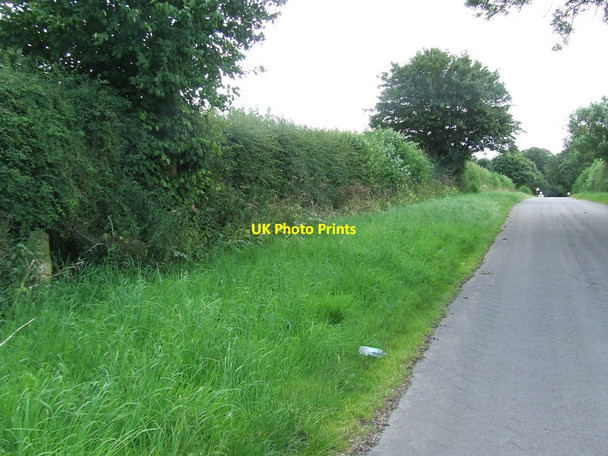 Photo 6"x4" Old Milepost Wold Newton\/TF2496 c2014