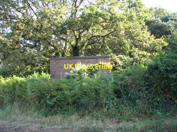 Photo 6"x4" Small brick building by the crossroads Eccles Road c2014
